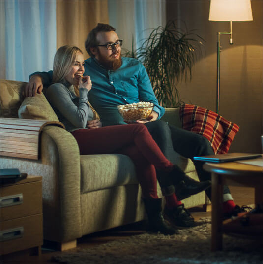 The courier is delivering the courier.The owner talks to the courier through tapo c500